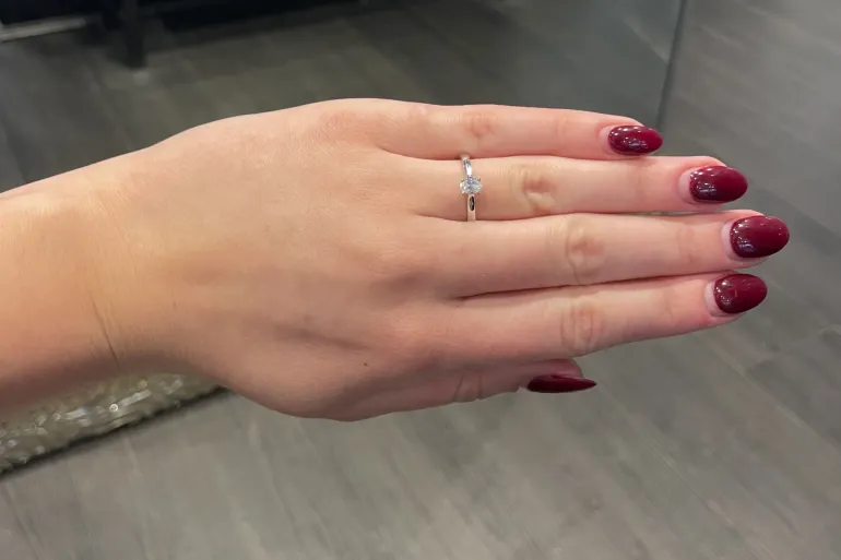 diamantring__ct_1-44.webp Diamantring 0,31 ct.