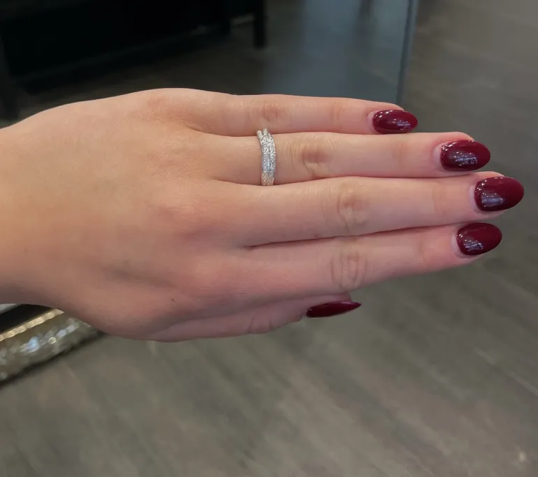 hvitt_gull_ring_1.webp Hvitt gull ring